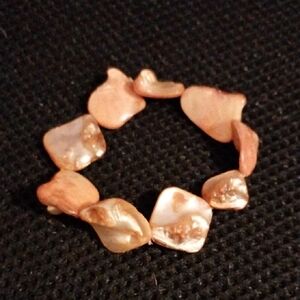 Elegant Women's Shell Bracelet